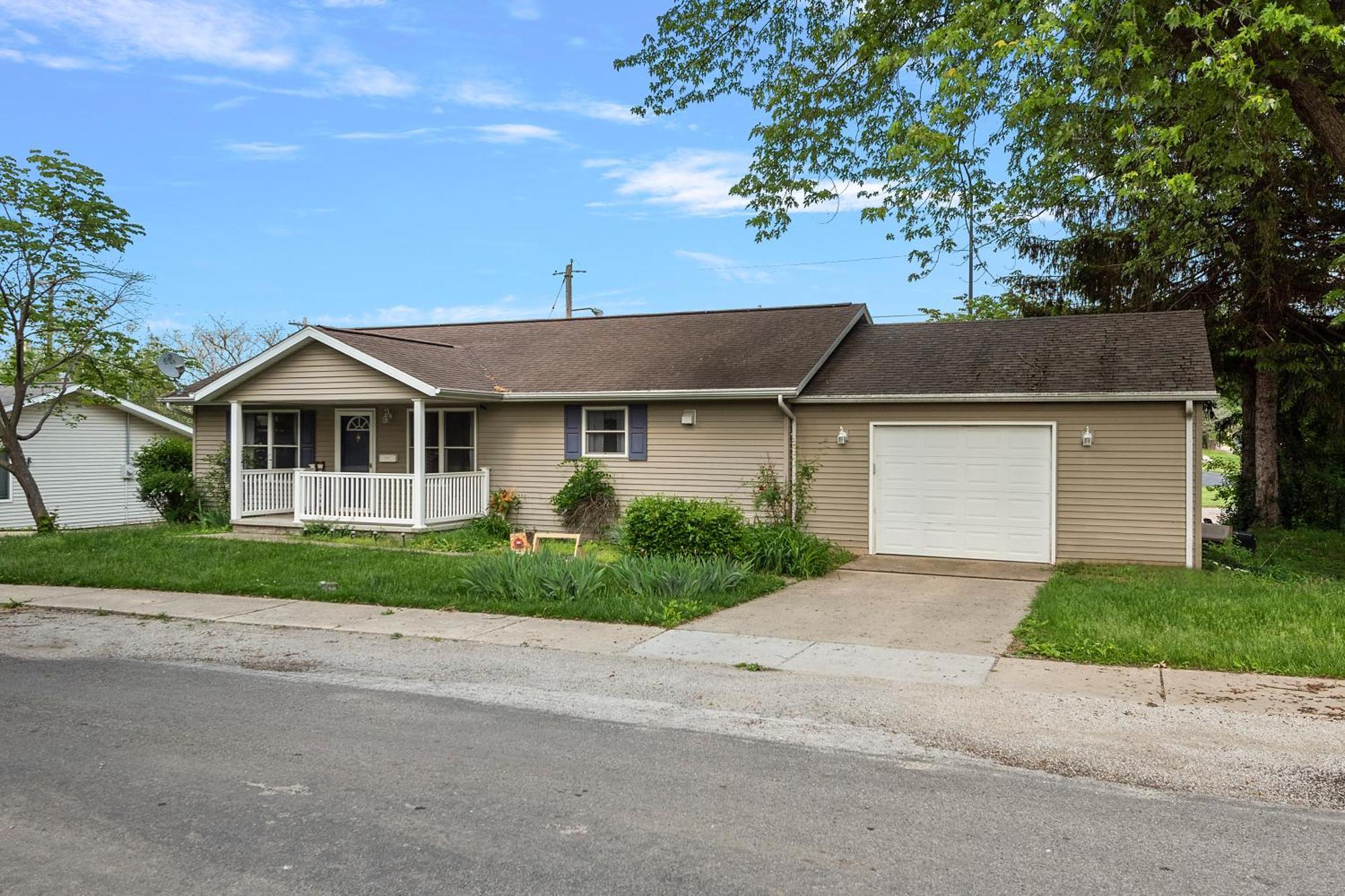 Modern Bungalow Home With Mid-Century Flair Springfield Kültér fotó